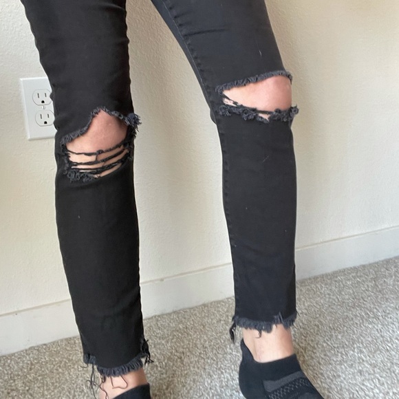 Levi’s Wedgie Skinny in black - Picture 3 of 8
